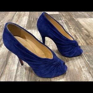 Christian Louboutin Manchon Twist Suede Bootie 39